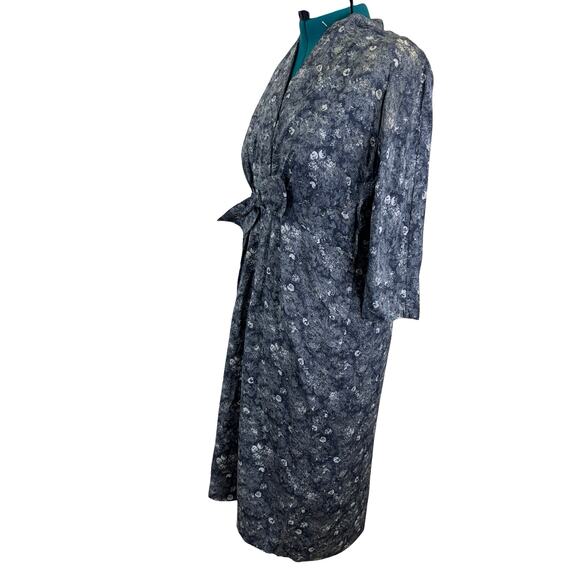 Vintage 1980s Plus Size Blue Floral Brocade Dress with Bow Detail – Size 22 - Picture 5 of 16